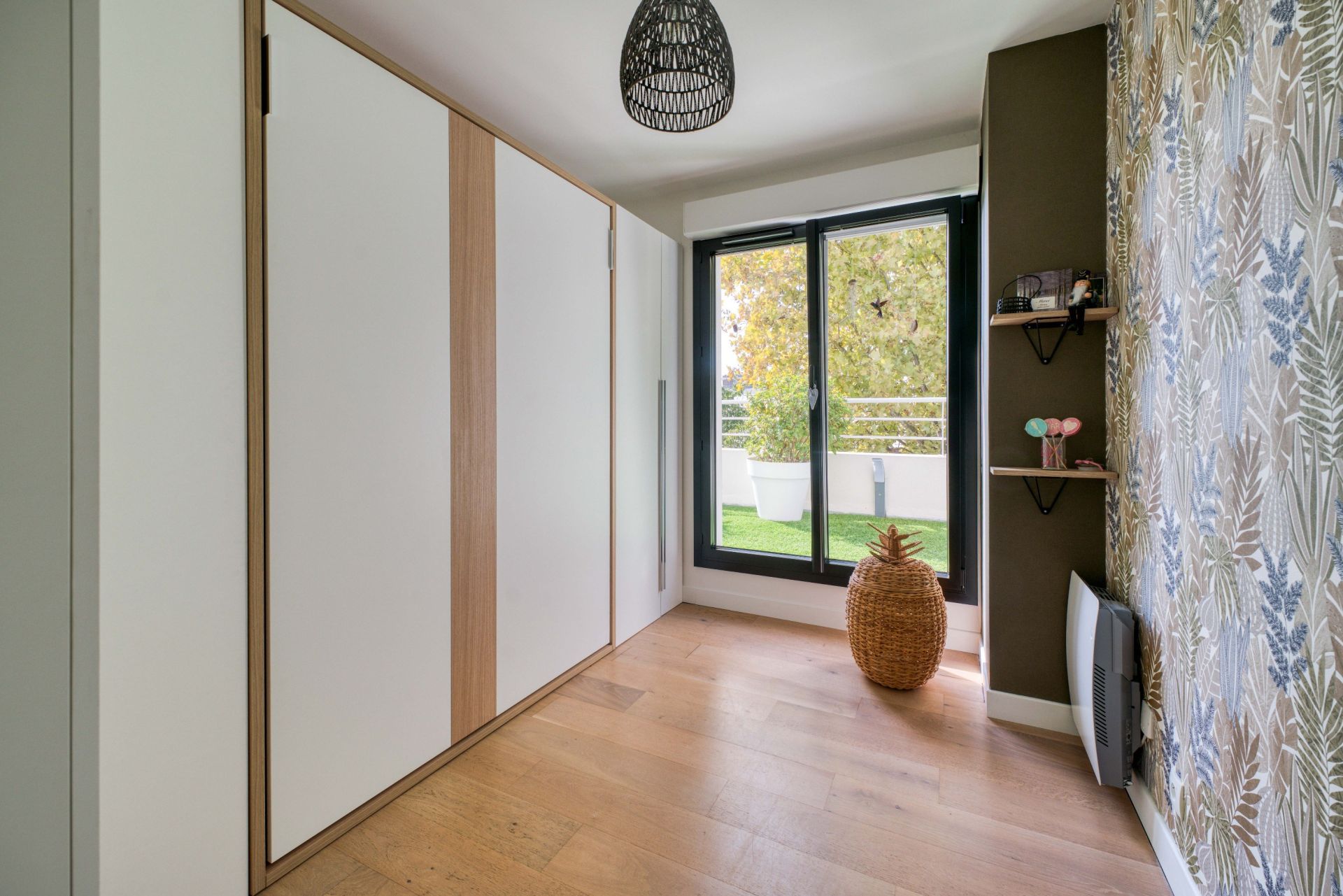 prestigious apartment 3 Rooms for sale on LA ROCHELLE (17000)