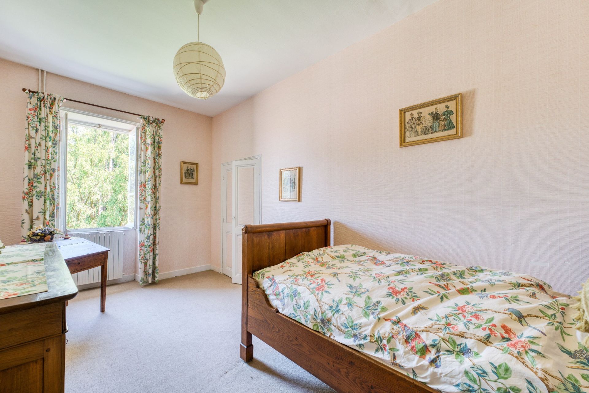 prestigious bourgeois house 8 Rooms for sale on THAIRE (17290)