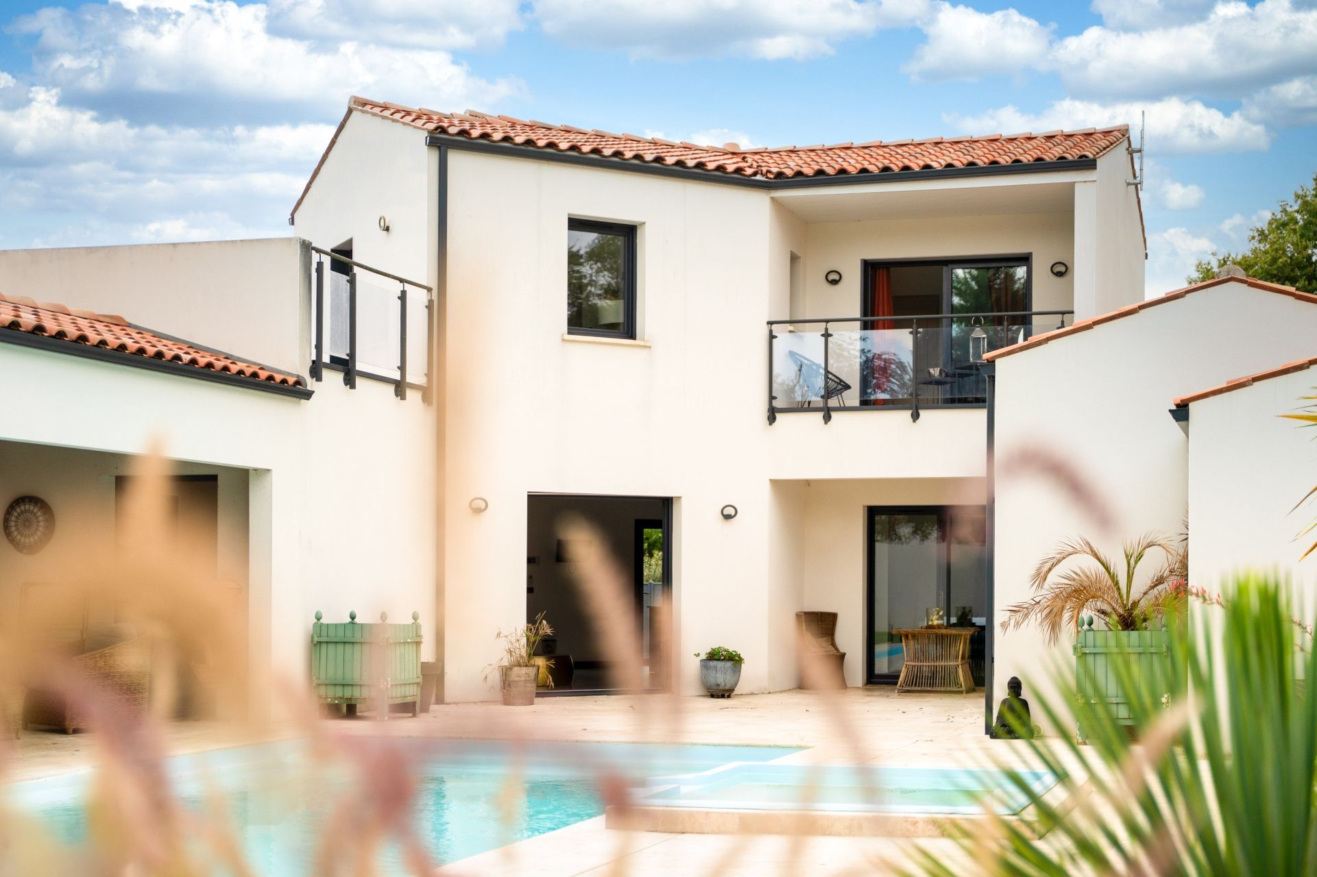 prestigious house 6 Rooms for sale on BREUIL MAGNE (17870)