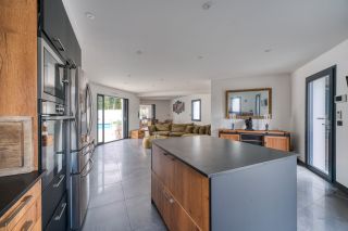 prestigious house 6 Rooms for sale on BREUIL MAGNE (17870)