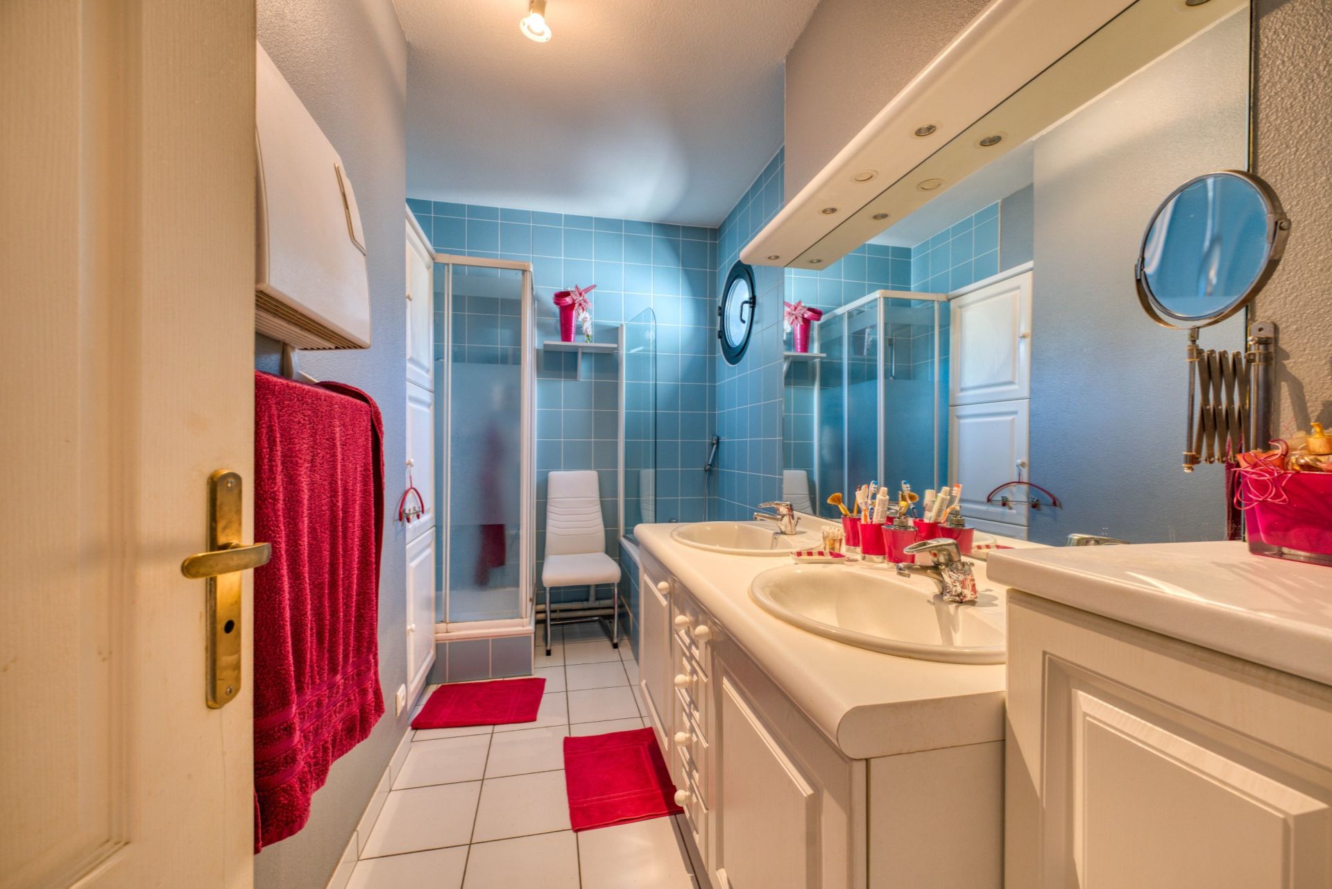 prestigious apartment 4 Rooms for sale on LA ROCHELLE (17000)