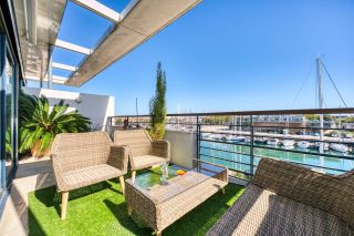 prestigious apartment 4 Rooms for sale on LA ROCHELLE (17000)