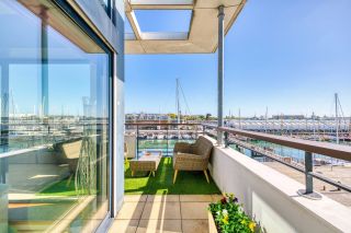 prestigious apartment 4 Rooms for sale on LA ROCHELLE (17000)