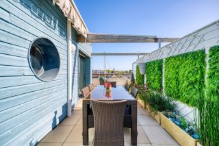 prestigious apartment 4 Rooms for sale on LA ROCHELLE (17000)