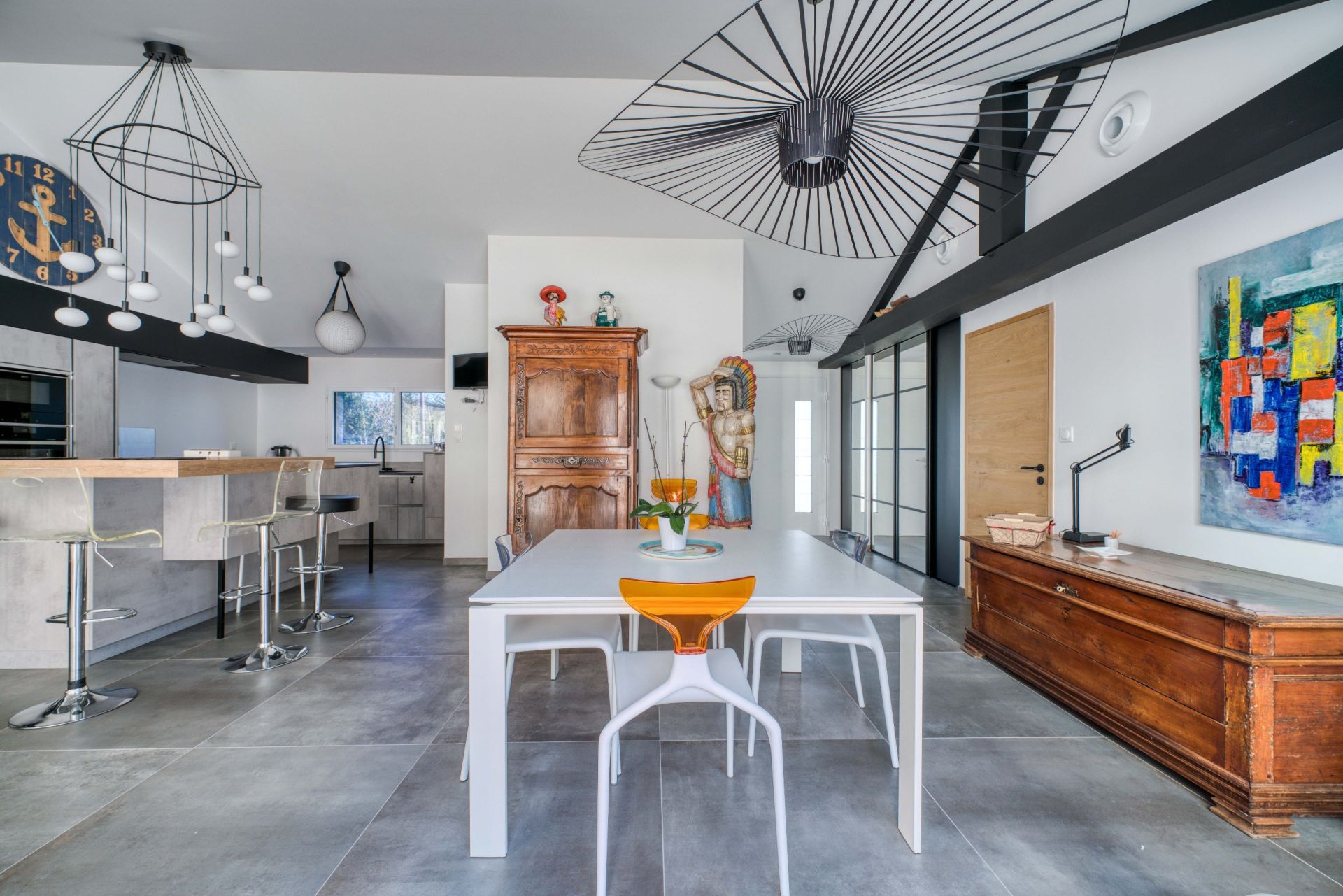 prestigious contemporary house 5 Rooms for sale on AYTRE (17440)