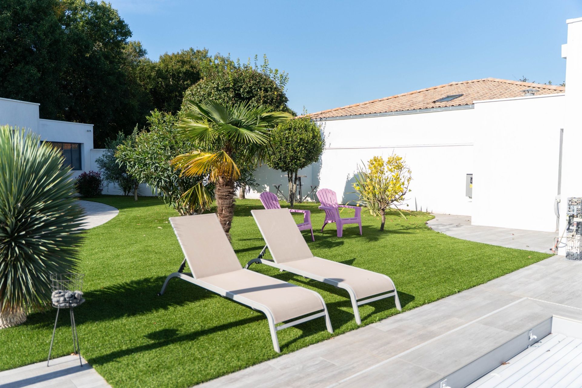 prestigious contemporary house 5 Rooms for sale on AYTRE (17440)