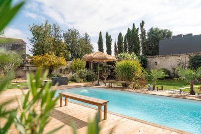 Sale Prestigious house Nieul-sur-Mer 5 Rooms 109 m²