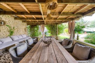 prestigious house 5 Rooms for sale on NIEUL SUR MER (17137)