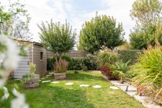 prestigious house 5 Rooms for sale on NIEUL SUR MER (17137)