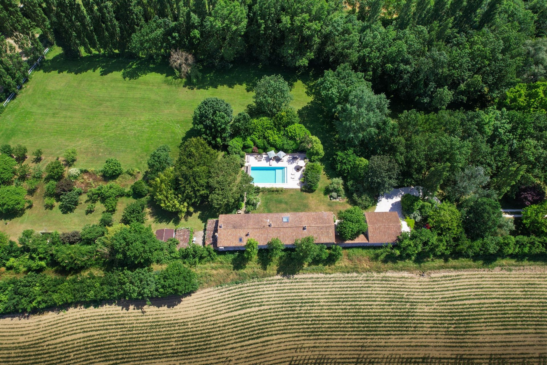 longère de prestige 8 Pièces en vente sur LA ROCHELLE (17000)