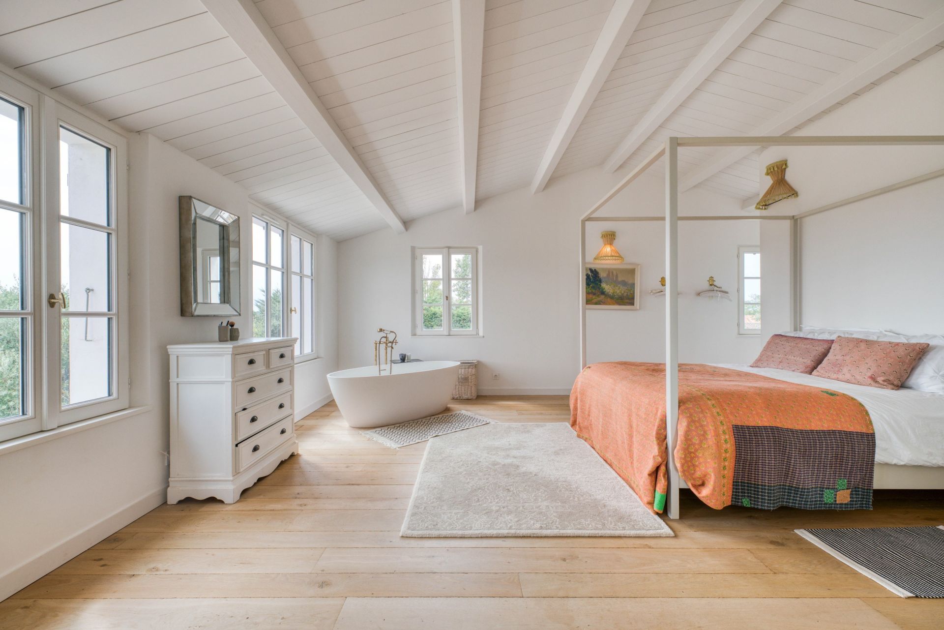 prestigious house 8 Rooms for sale on ST MARTIN DE RE (17410)