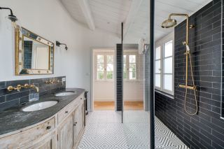 prestigious house 8 Rooms for sale on ST MARTIN DE RE (17410)