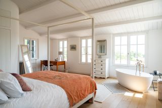 prestigious house 8 Rooms for sale on ST MARTIN DE RE (17410)