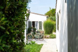 prestigious house 8 Rooms for sale on ST MARTIN DE RE (17410)