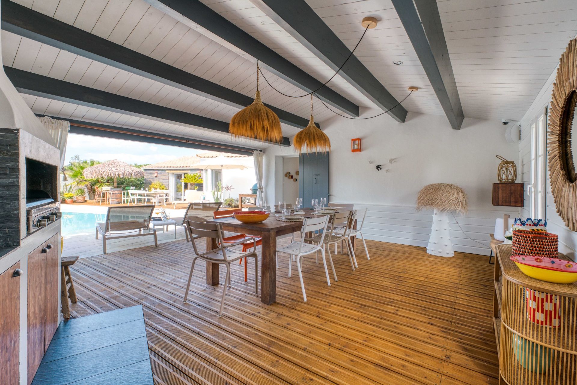 prestigious house 10 Rooms for sale on RIVEDOUX PLAGE (17940)