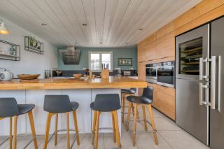 prestigious house 10 Rooms for sale on RIVEDOUX PLAGE (17940)