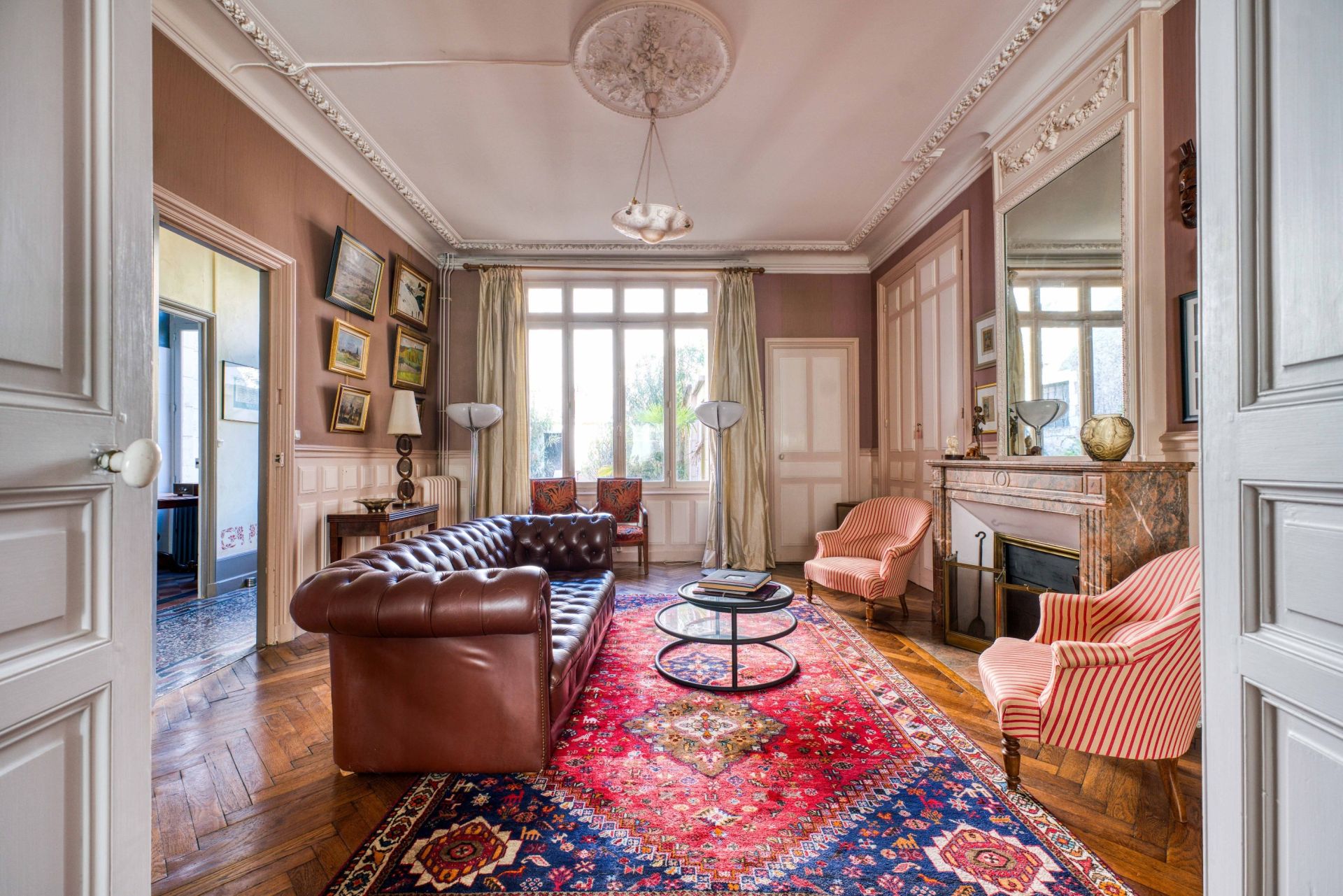 prestigious bourgeois house 10 Rooms for sale on LA ROCHELLE (17000)