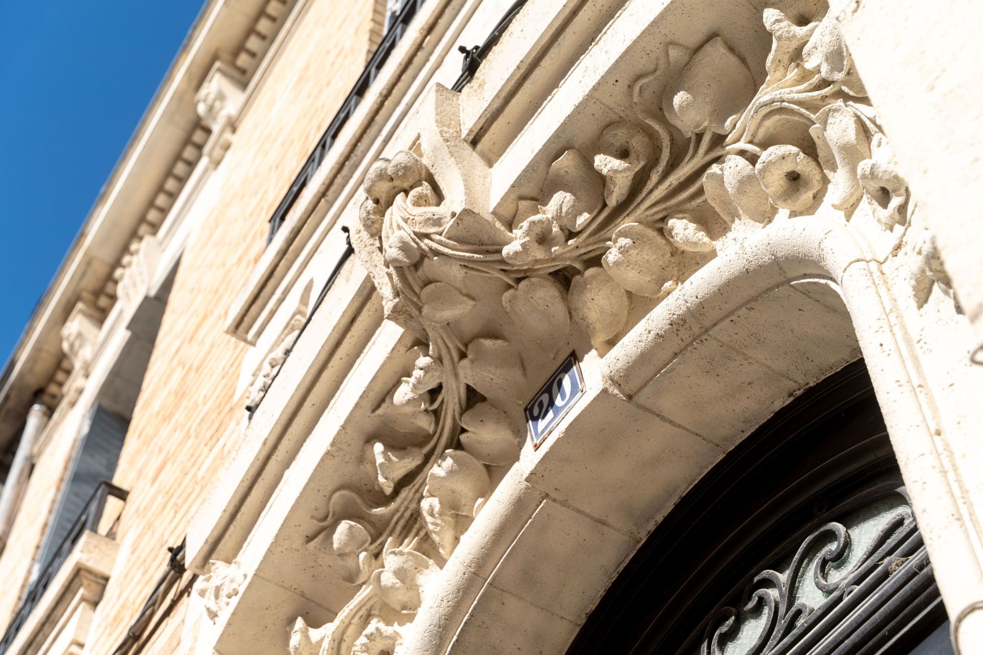 prestigious bourgeois house 10 Rooms for sale on LA ROCHELLE (17000)