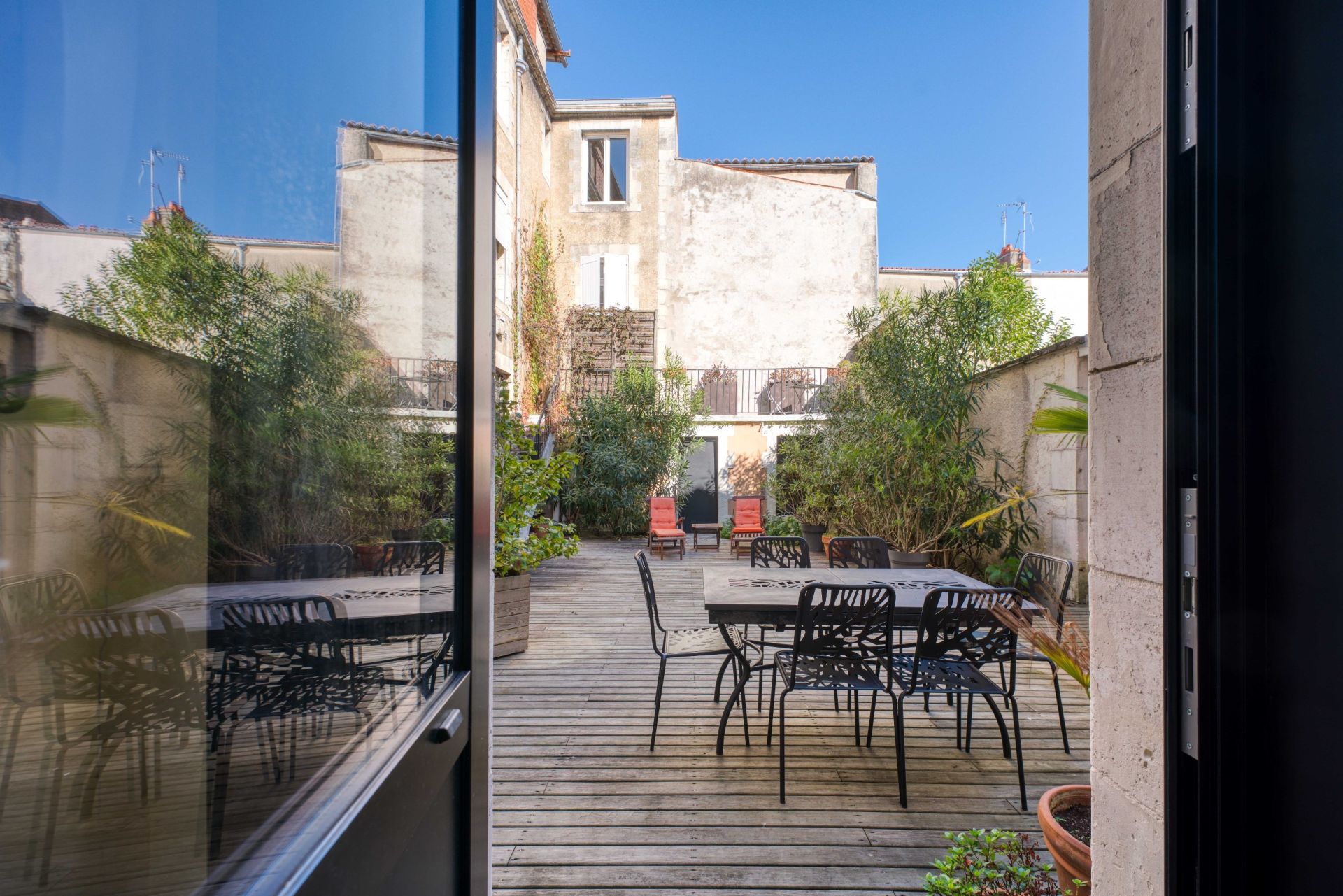 prestigious bourgeois house 10 Rooms for sale on LA ROCHELLE (17000)