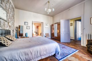 prestigious bourgeois house 10 Rooms for sale on LA ROCHELLE (17000)