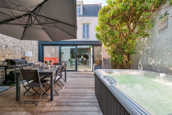 Sale Prestigious contemporary house La Rochelle 6 Rooms 220 m²