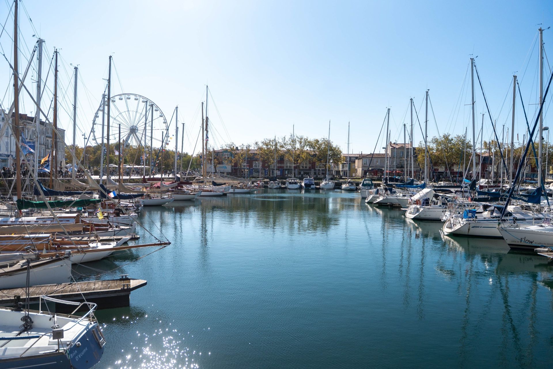 prestigious apartment 5 Rooms for sale on LA ROCHELLE (17000)