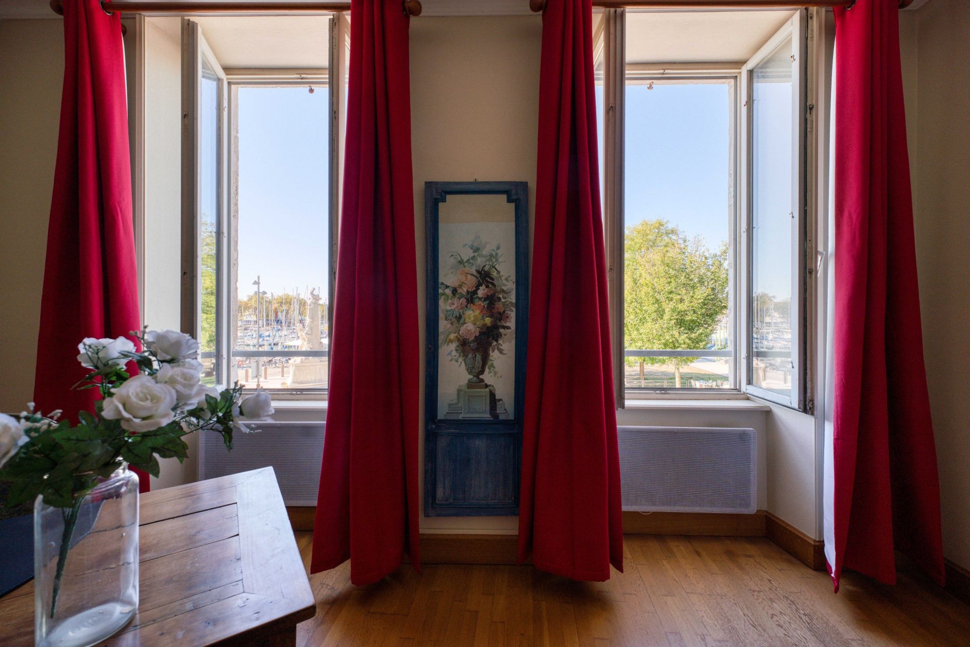prestigious apartment 5 Rooms for sale on LA ROCHELLE (17000)