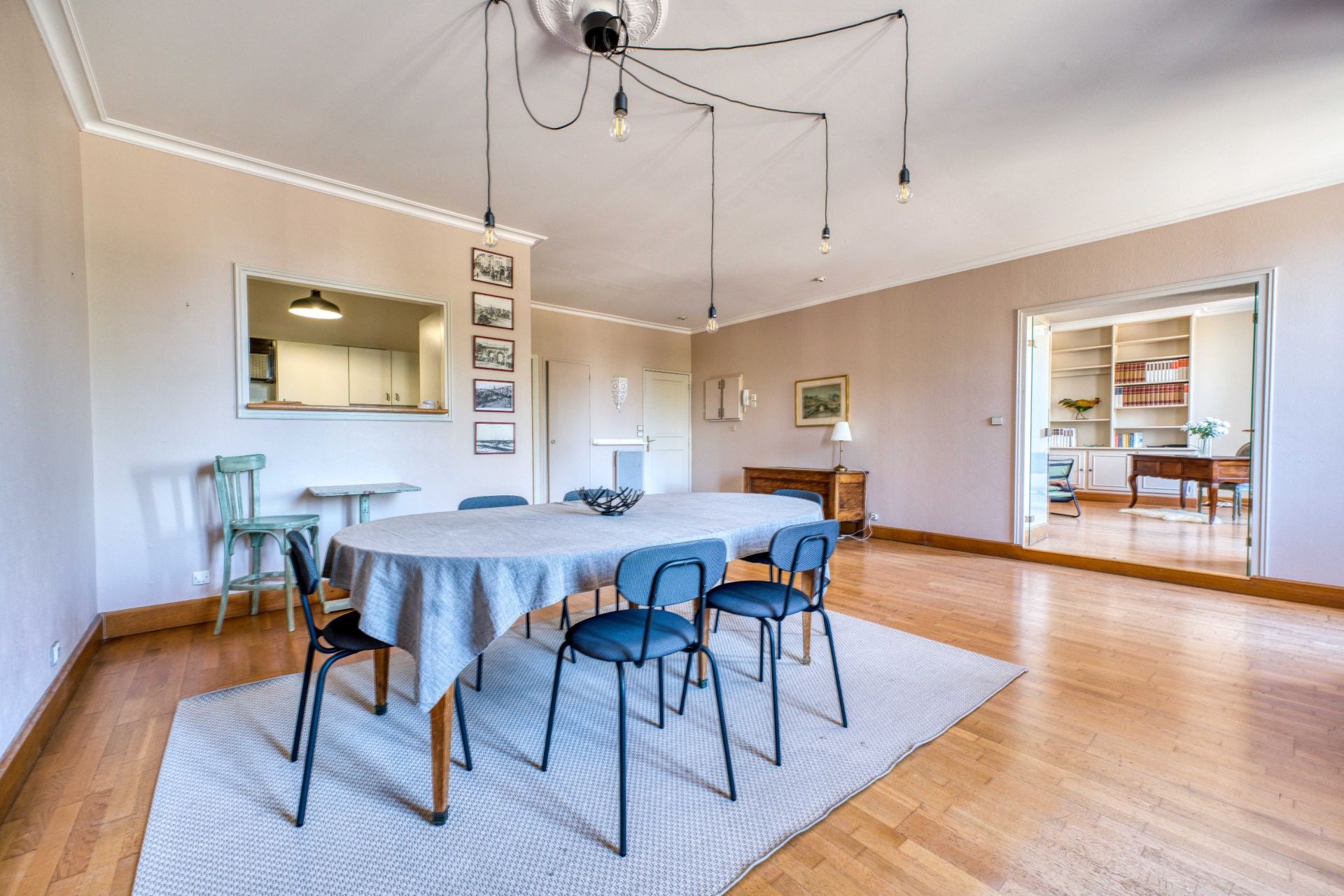 prestigious apartment 5 Rooms for sale on LA ROCHELLE (17000)