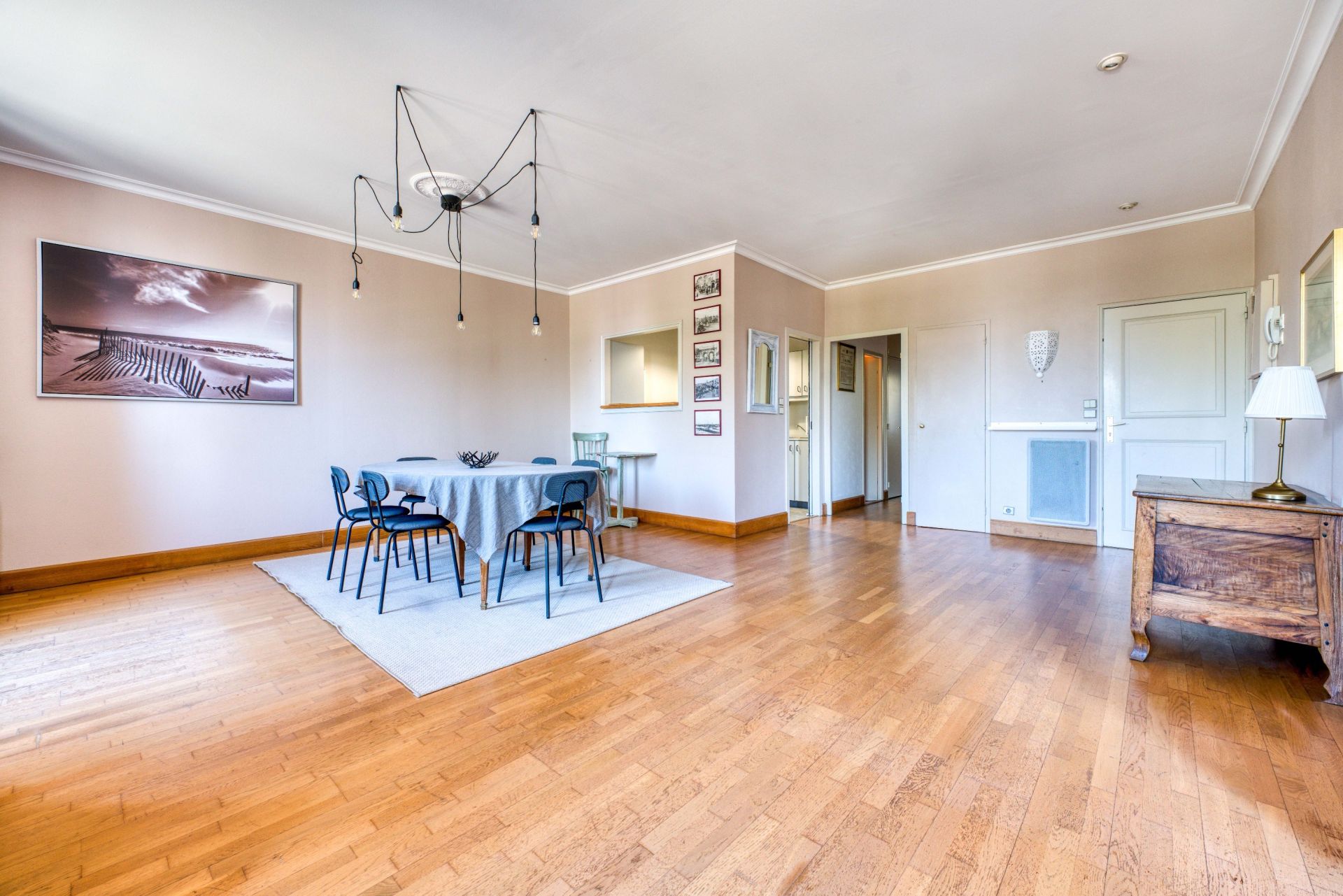 prestigious apartment 5 Rooms for sale on LA ROCHELLE (17000)