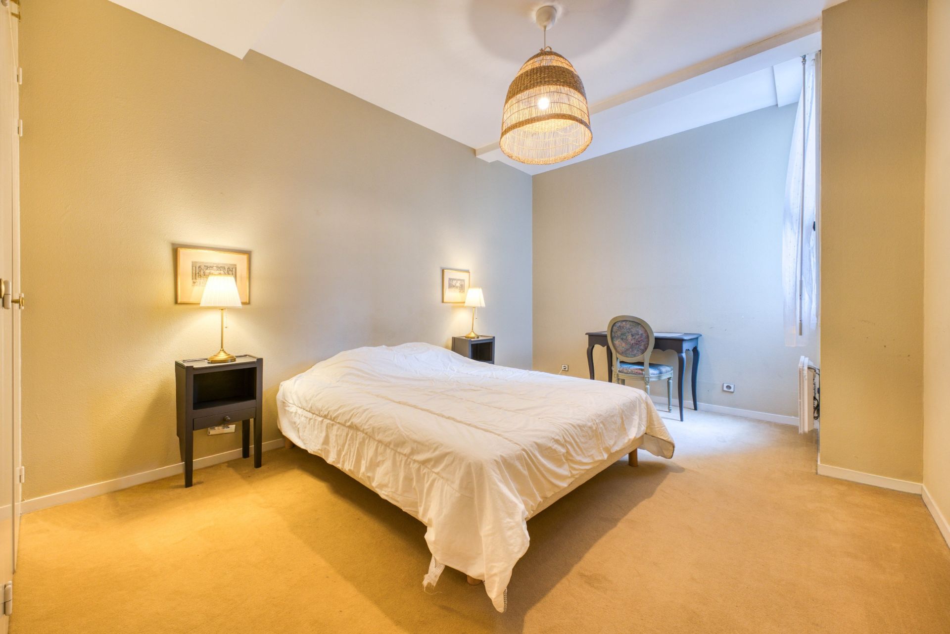 prestigious apartment 5 Rooms for sale on LA ROCHELLE (17000)