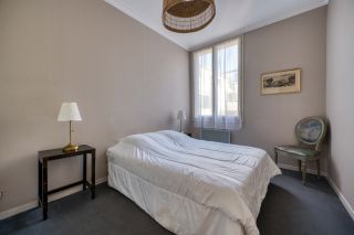 prestigious apartment 5 Rooms for sale on LA ROCHELLE (17000)