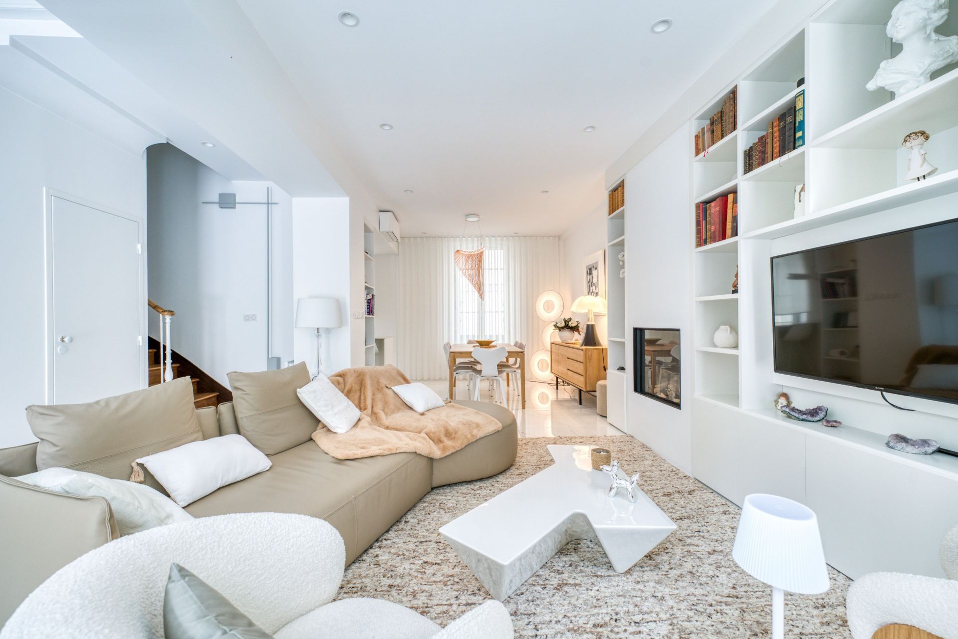 prestigious bourgeois house 7 Rooms for sale on LA ROCHELLE (17000)