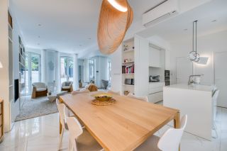 prestigious bourgeois house 7 Rooms for sale on LA ROCHELLE (17000)