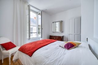 prestigious bourgeois house 7 Rooms for sale on LA ROCHELLE (17000)