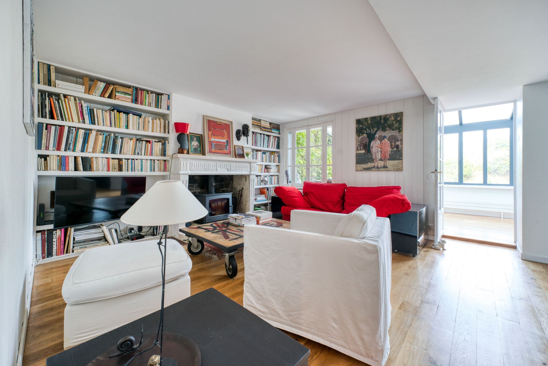 prestigious house 7 Rooms for sale on LOIX (17111)