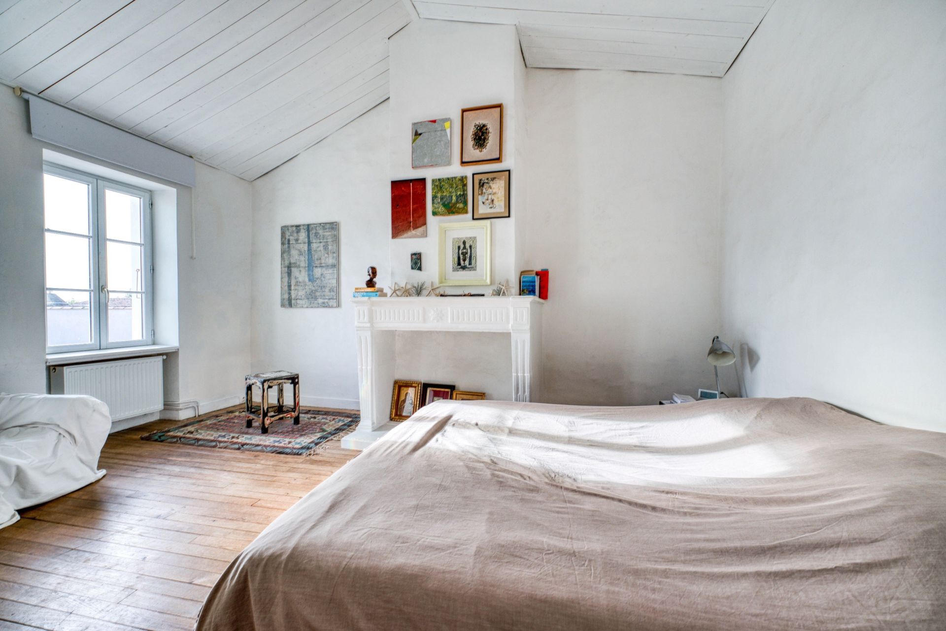 prestigious house 7 Rooms for sale on LOIX (17111)