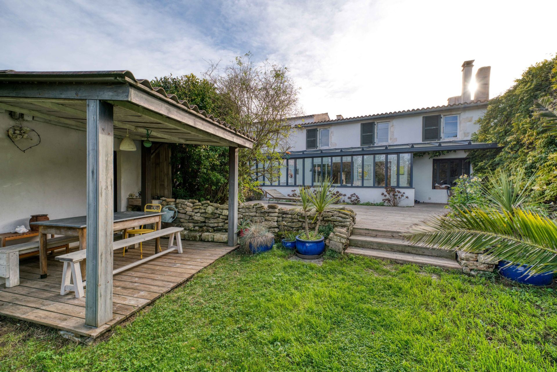 prestigious house 7 Rooms for sale on LOIX (17111)