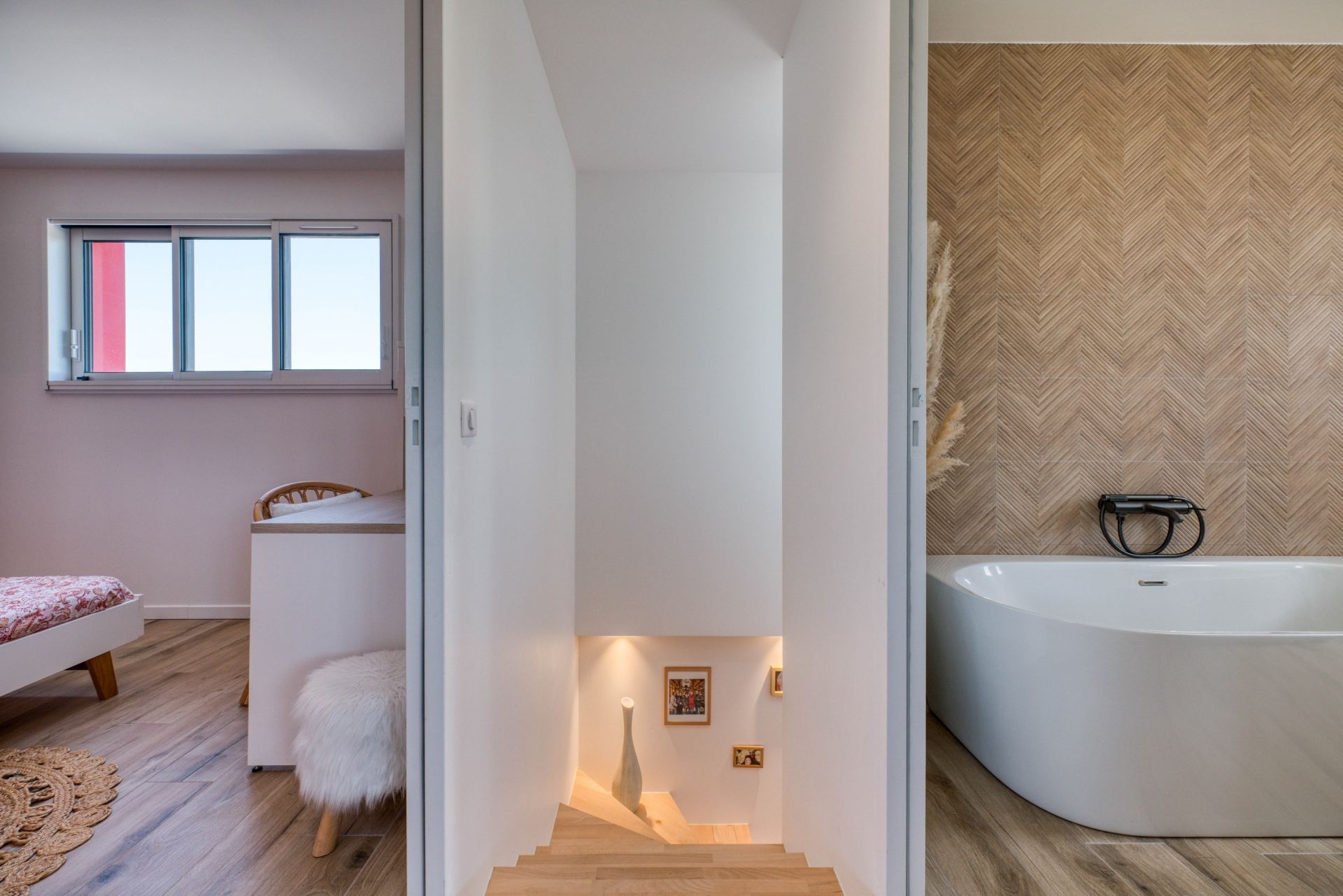 prestigious contemporary house 6 Rooms for sale on LA ROCHELLE (17000)