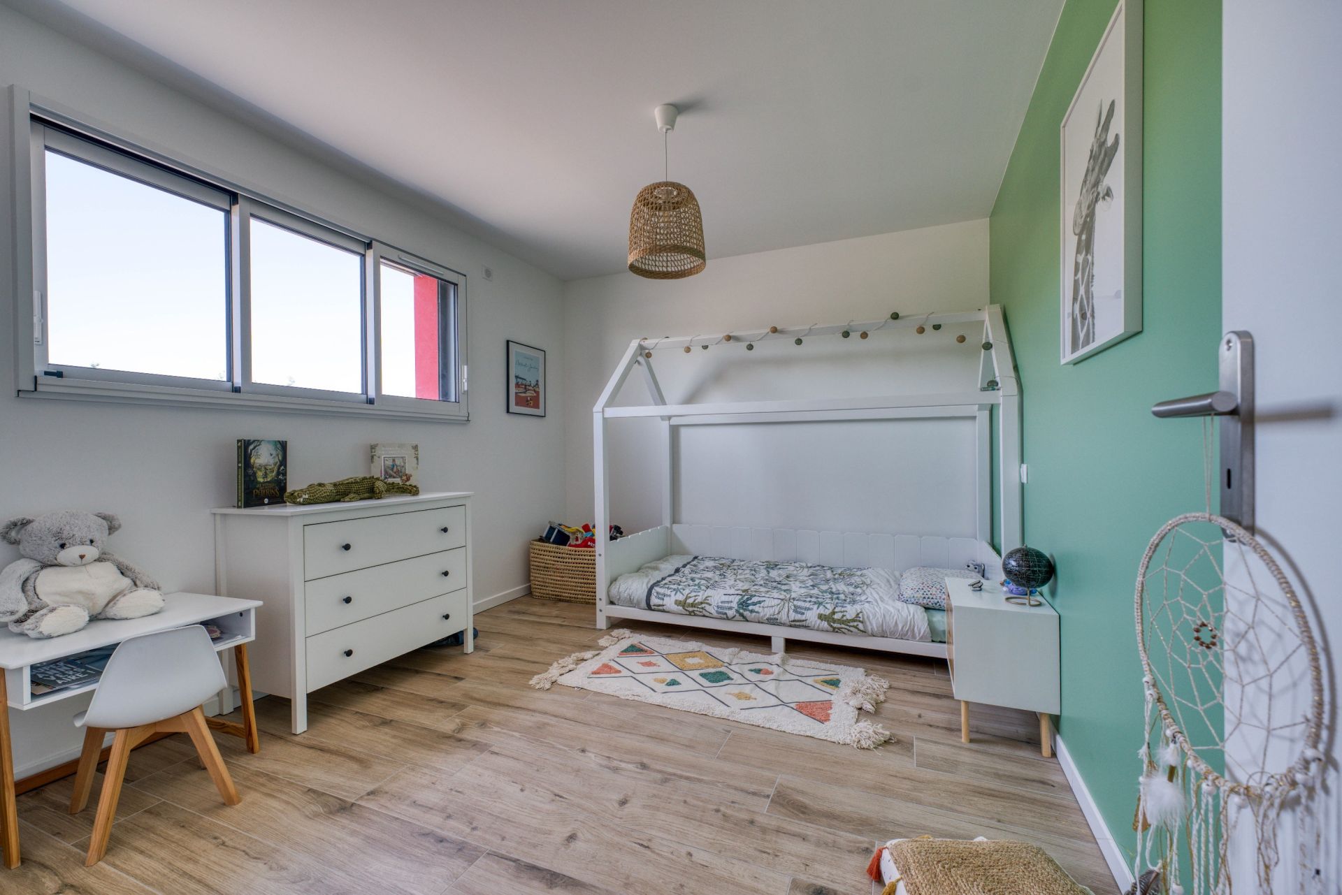 prestigious contemporary house 6 Rooms for sale on LA ROCHELLE (17000)