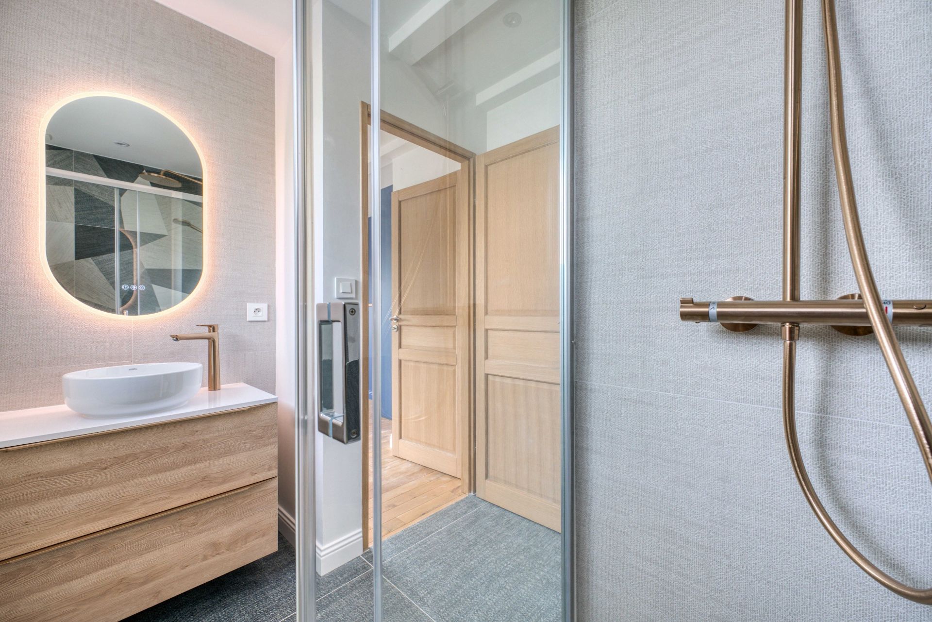 prestigious house 7 Rooms for sale on LA ROCHELLE (17000)