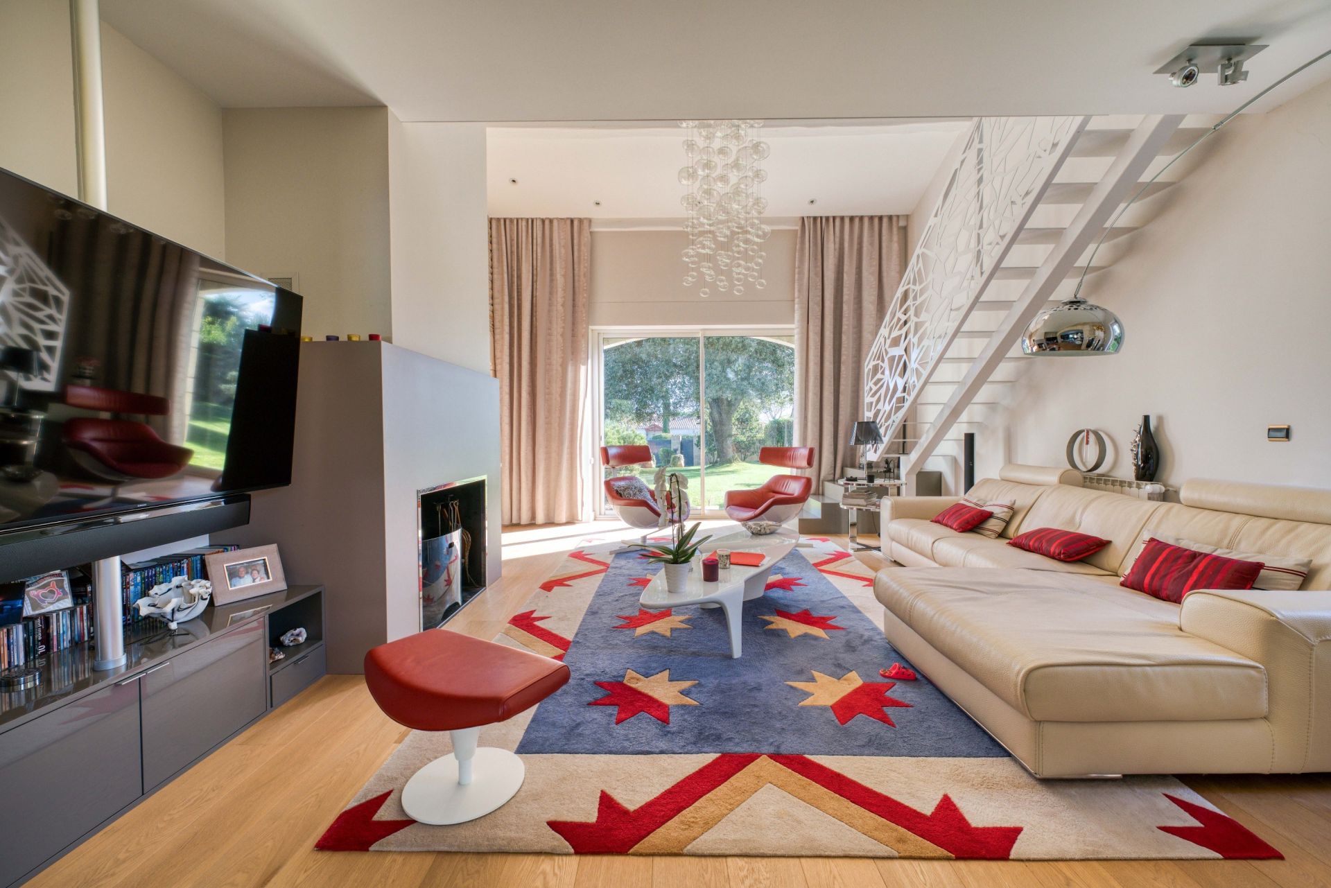 prestigious house 8 Rooms for sale on LAGORD (17140)