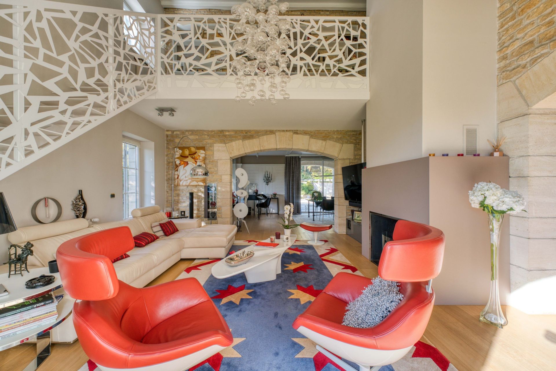 prestigious house 8 Rooms for sale on LAGORD (17140)