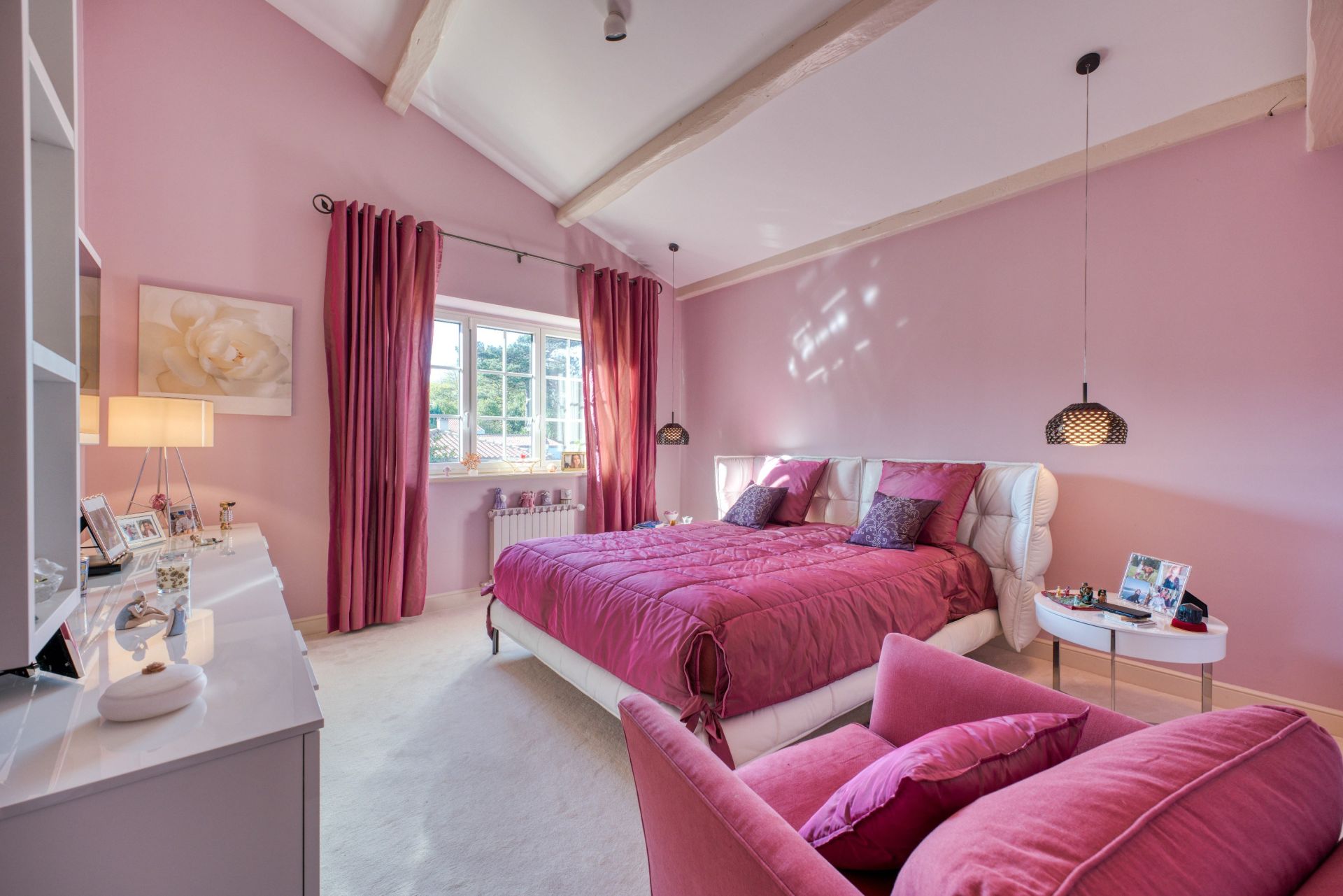 prestigious house 8 Rooms for sale on LAGORD (17140)