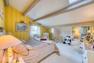 prestigious house 8 Rooms for sale on LAGORD (17140)