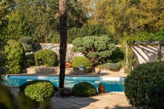 prestigious house 8 Rooms for sale on LAGORD (17140)