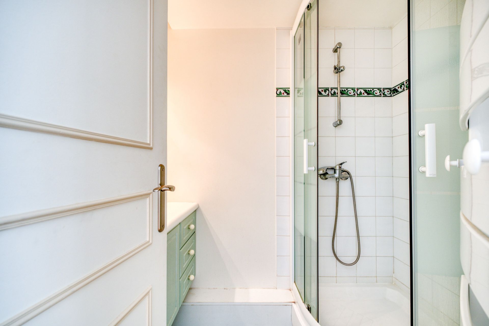 prestigious apartment 2 Rooms for sale on LA ROCHELLE (17000)