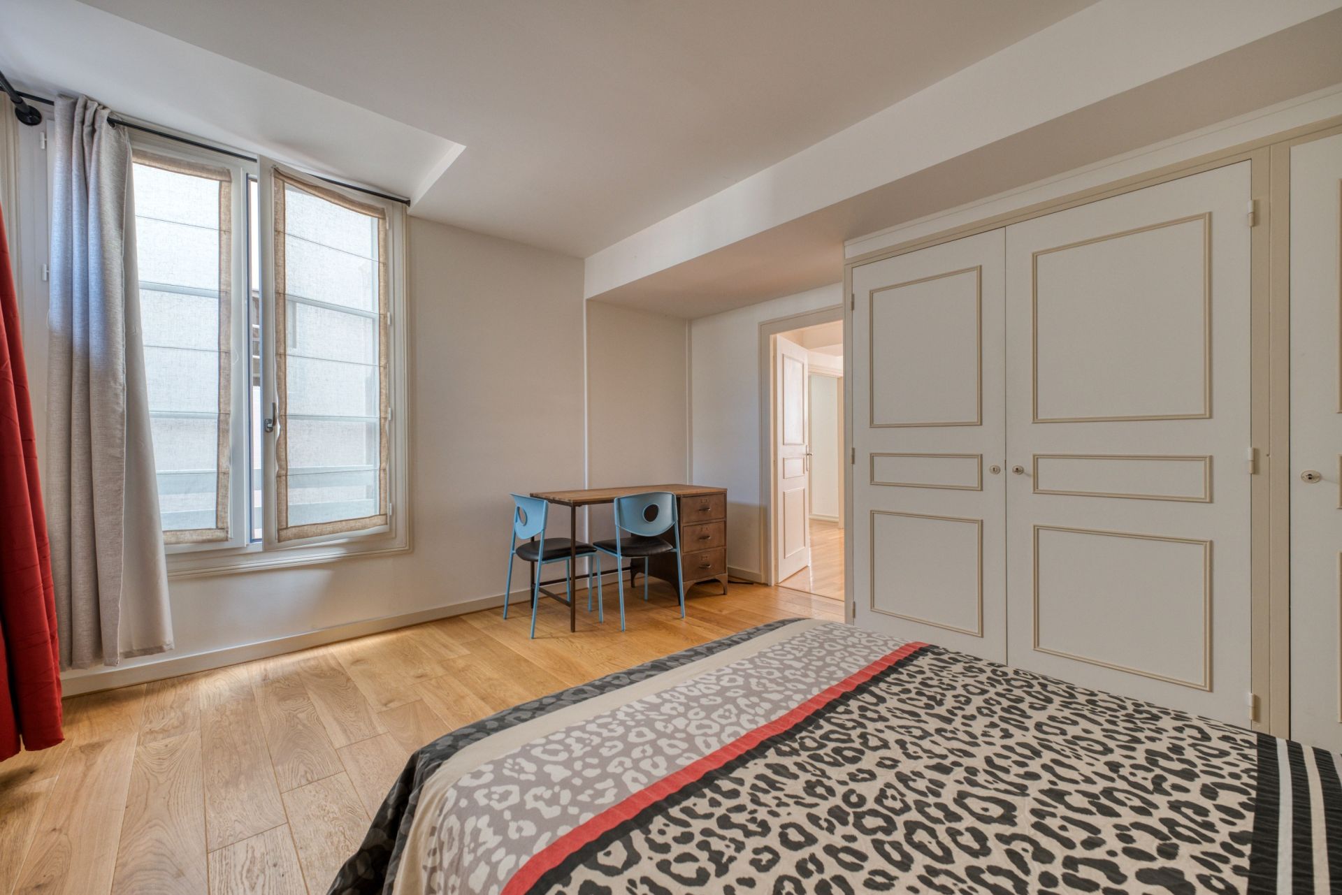 prestigious apartment 2 Rooms for sale on LA ROCHELLE (17000)
