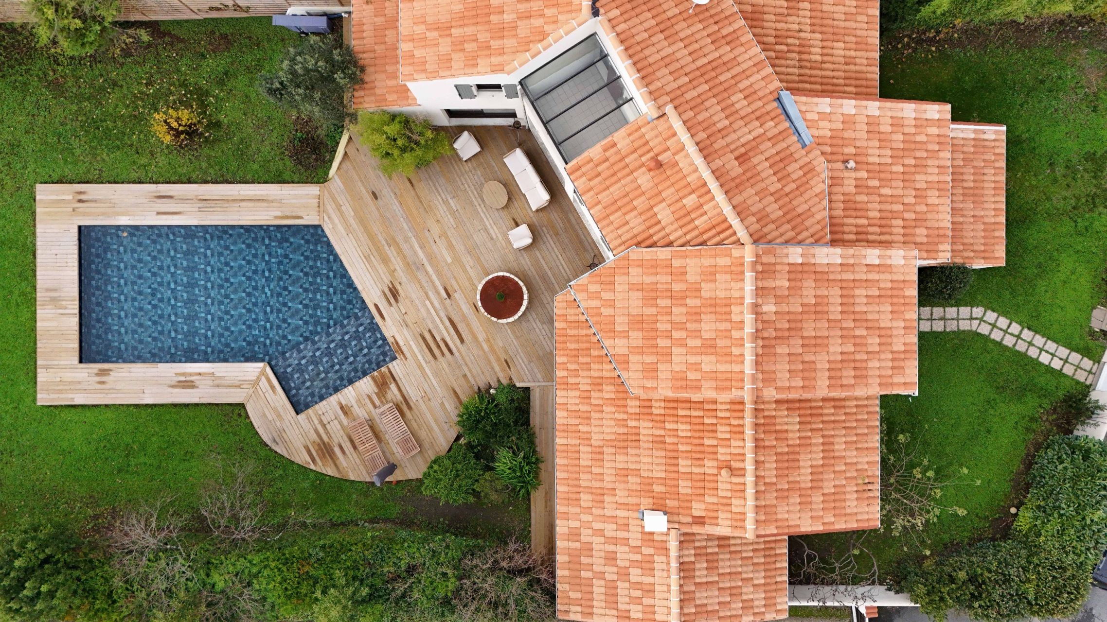 prestigious house 7 Rooms for sale on LA ROCHELLE (17000)