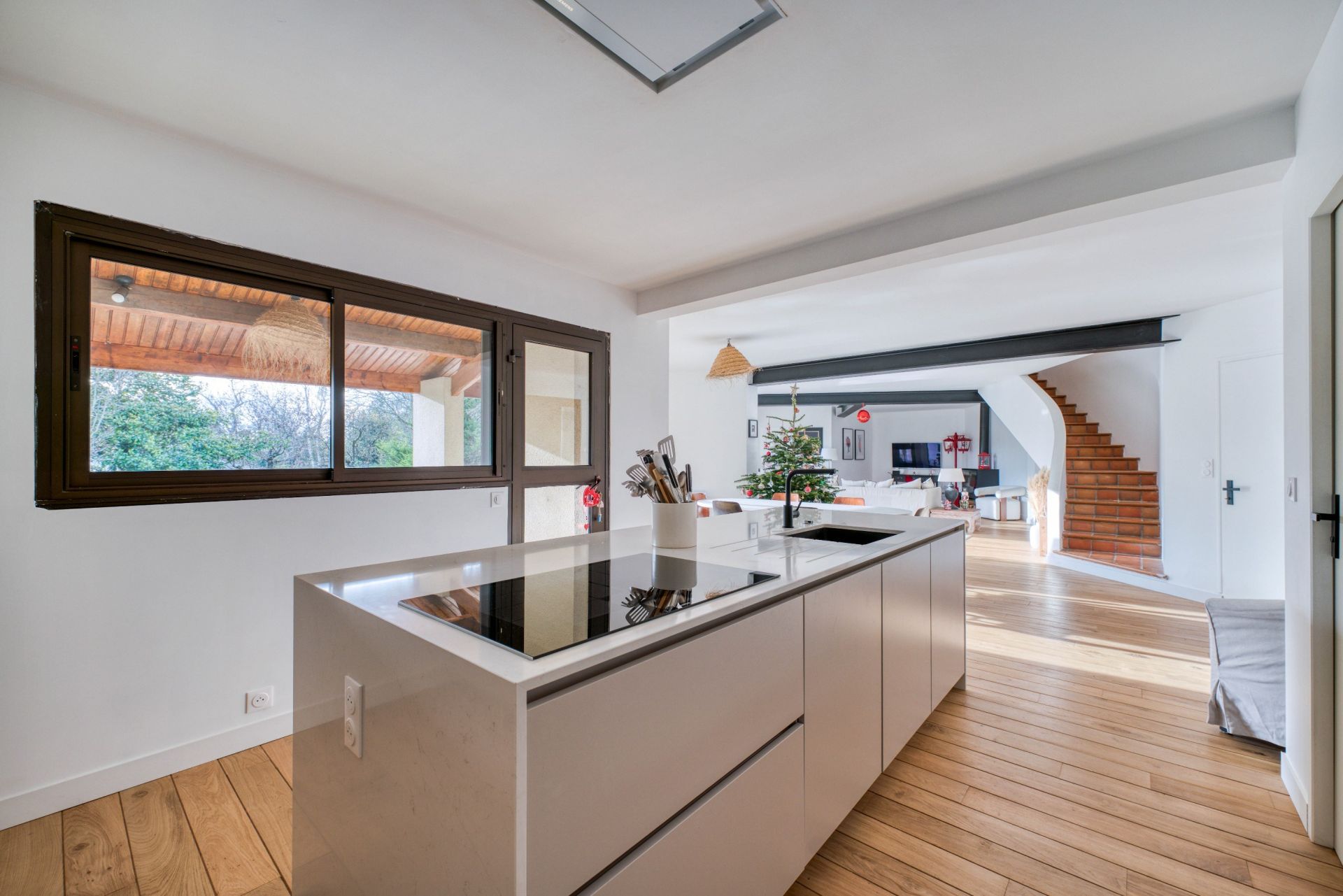 prestigious house 7 Rooms for sale on LA ROCHELLE (17000)