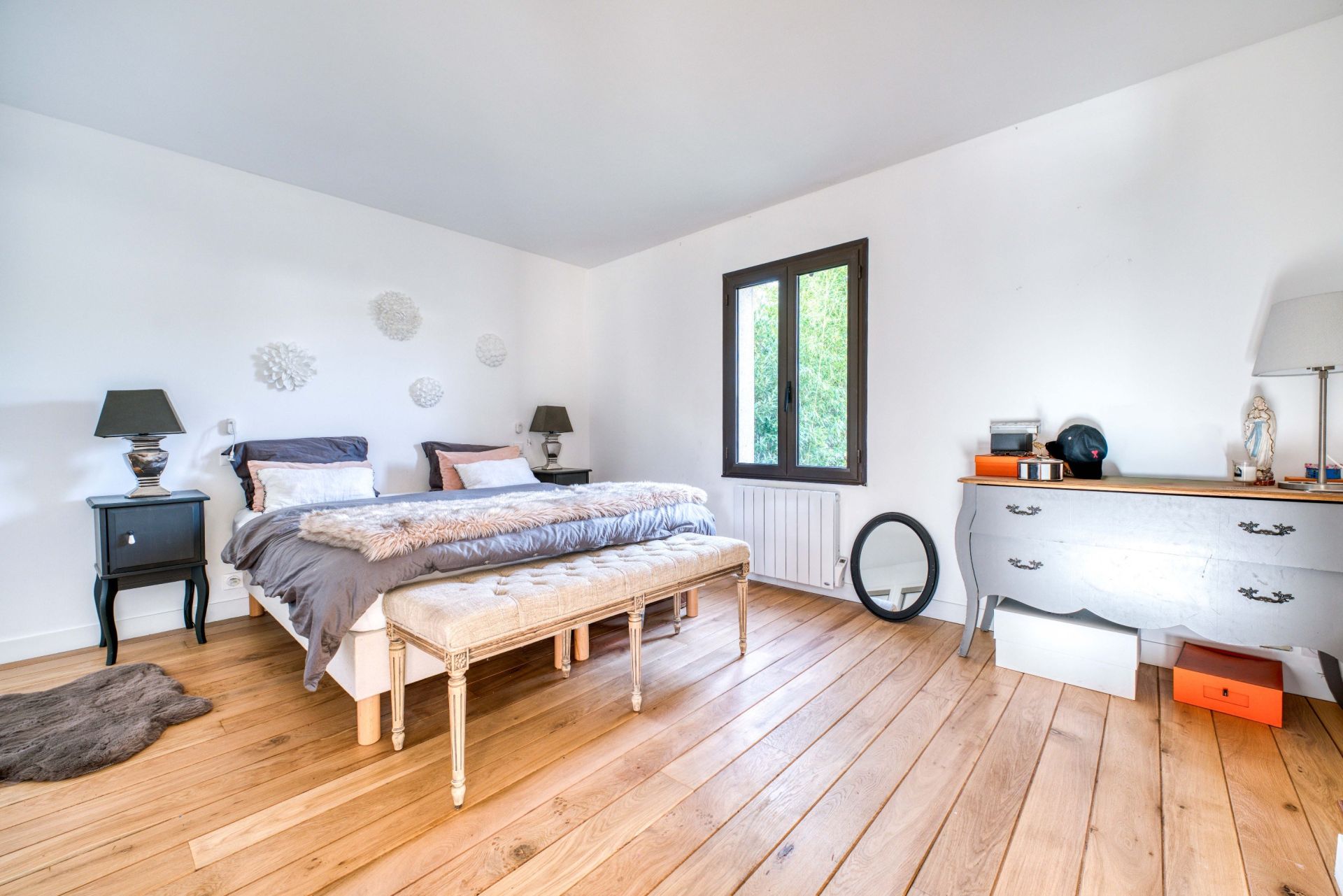 prestigious house 7 Rooms for sale on LA ROCHELLE (17000)